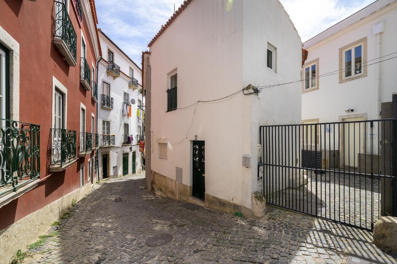 Apartment Whome Alfama 2-bed Minimalist Retreat For Digital Nomads & Remote Workers Lissabon