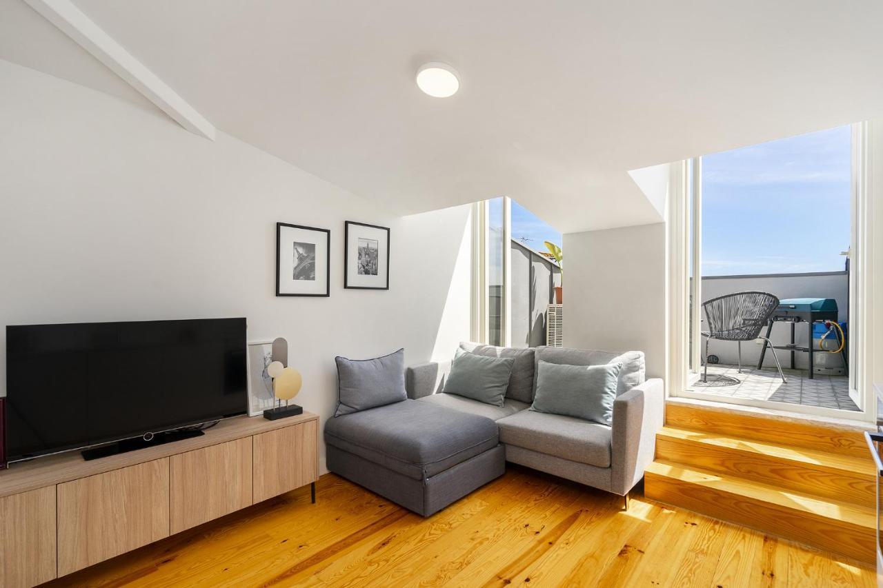 Whome Alfama 2-bed Minimalist Retreat For Digital Nomads & Remote Workers * Lissabon